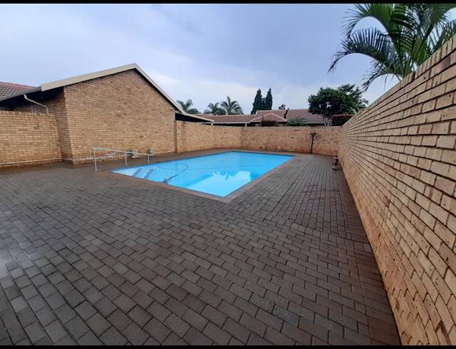 3 BEDROOM TOWNHOUSE FOR SALE IN ANNLIN